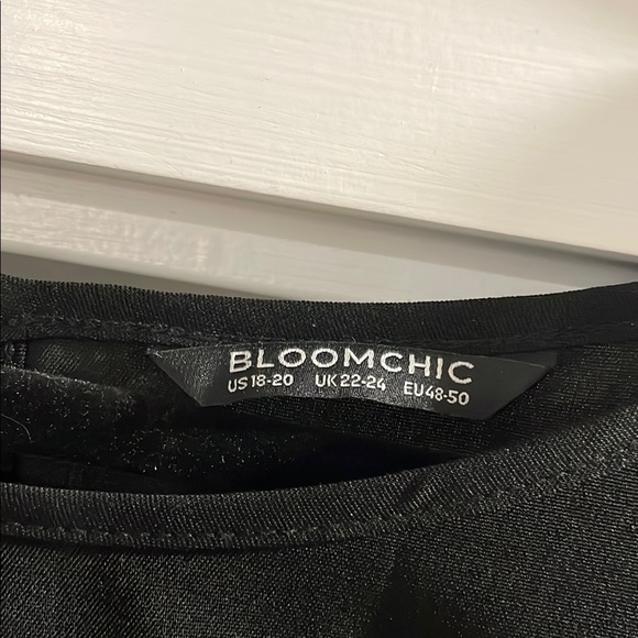 BloomChic Black and Gold Long Sleeve Dress - Picture 2 of 5